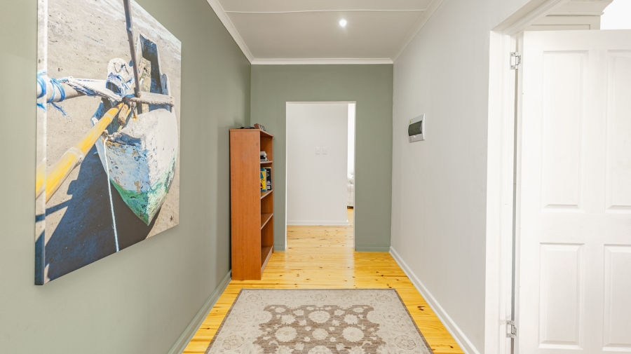 4 Bedroom Property for Sale in Struisbaai Western Cape